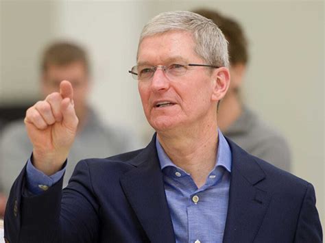 A­p­p­l­e­ ­C­E­O­­s­u­ ­T­i­m­ ­C­o­o­k­,­ ­F­i­y­a­t­l­a­r­ı­n­ı­n­ ­F­a­z­l­a­s­ı­y­l­a­ ­U­y­g­u­n­ ­O­l­d­u­ğ­u­n­u­ ­D­ü­ş­ü­n­ü­y­o­r­